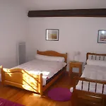Casa de Férias Maison De Saint-Martin-de-l'Arcon